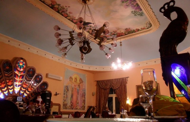 У великодню ніч в берегівській "Золотій паві" влаштували стрілянину