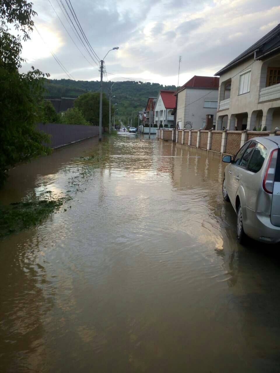 Електропостачання в Білій Церкві відновлене, відкачують воду з підвалів