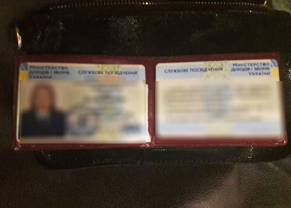 На Закарпатській митниці стверджують, що їхню співробітницю на хабарі не затримували, а по справі вона проходить як свідок