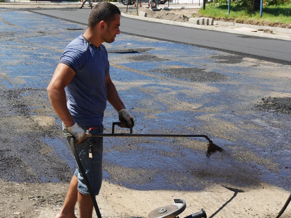 Рух для авто вулицею Берчені в Ужгороді планують відновити в суботу, 3 червня (ФОТО)