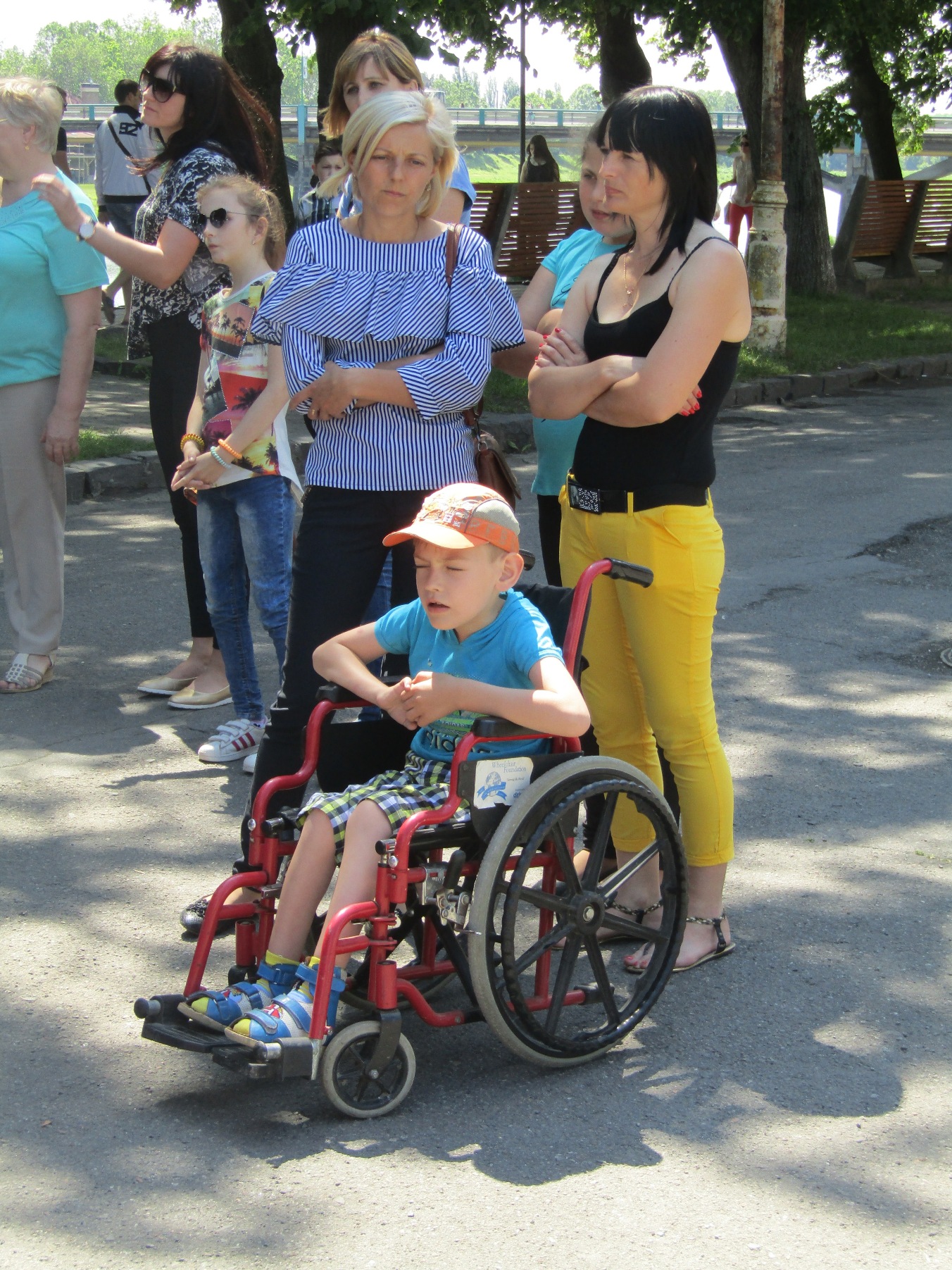 В Ужгороді в супроводі оркестру відбувся марш-ходотон (ФОТО)