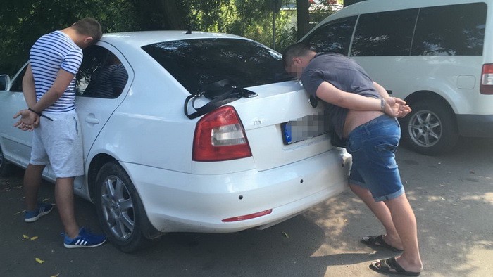 Закарпатця, звинуваченого в переправці нелегалів у ЄС, суд на Прикарпатті ухвалив взяти під варту з заставою 