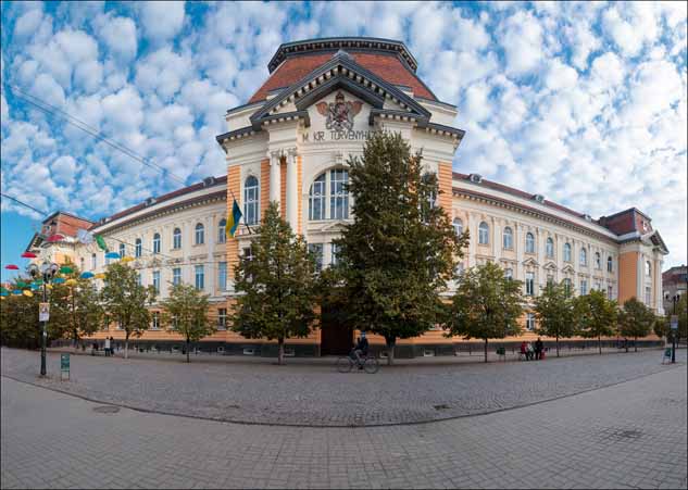 Як Угорщина через освіту створює на Закарпатті свій анклав