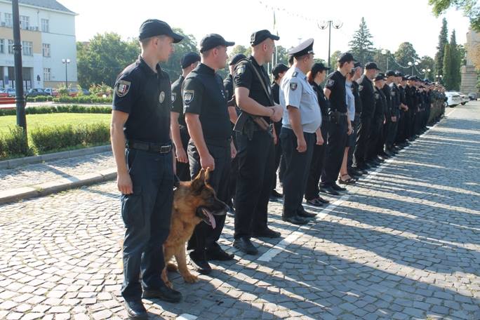 На Закарпатті поліція за тиждень до Дня Незалежності перейшла на посилений варіант несення служби (ФОТО, ВІДЕО)