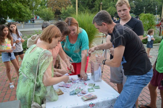 На благодійному концерті в Іршаві для закупівлі монокулярів нічного бачення для вояків на Сході зібрали понад 6 тис грн (ФОТО)