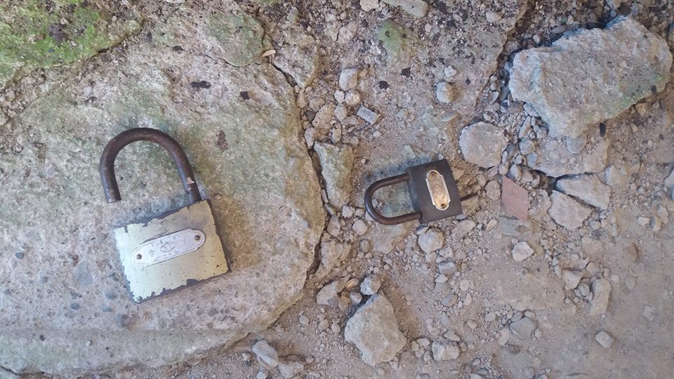 На Великоберезнянщині п'яний чоловік за ніч у "два підходи" виніс із магазину харчі,
 алкоголь і сигарети (ФОТО)