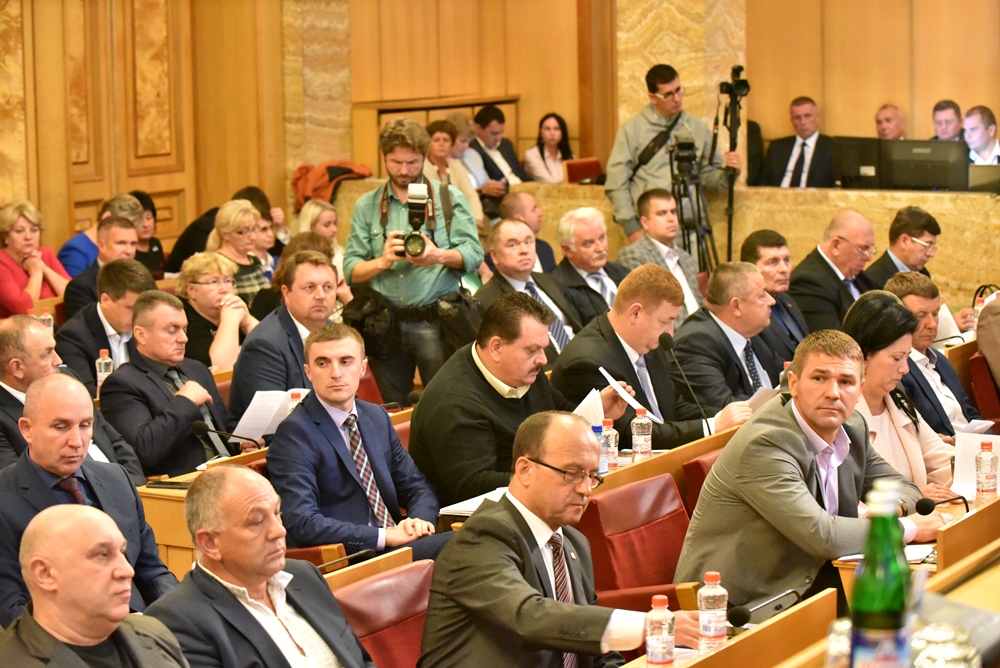 Закарпатські депутати у зверненні до президента просять для нацменшин навчання рідною мовою (ОФІЦІЙНО) (ФОТО)