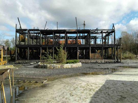 У Солотвині вночі горіла база відпочинку