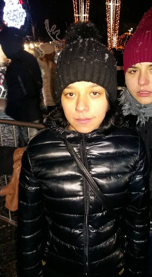 На Софійській площі в Києві поліцейський поза службою затримав кишенькових злодійок з закарпатського Берегова (ФОТО)