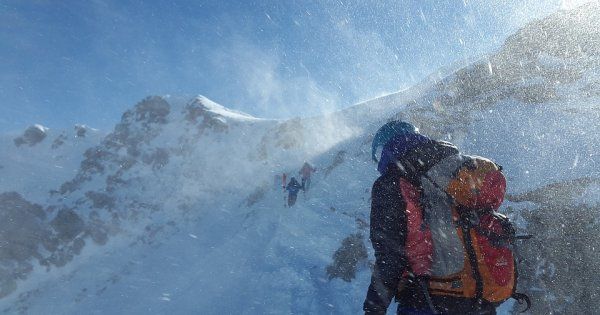 На Воловеччині доправляли до лікарні львів'янина, що травмувався під час проходження туристичного маршруту