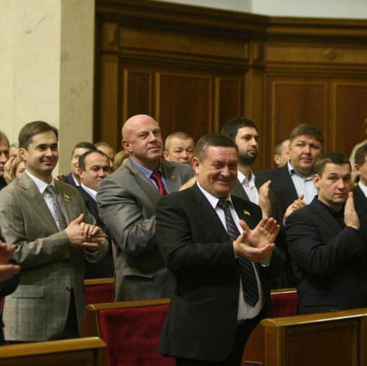 Провладні нардепи із Закарпаття отримали майже мільйон гривень як компенсацію оренди житла в Києві