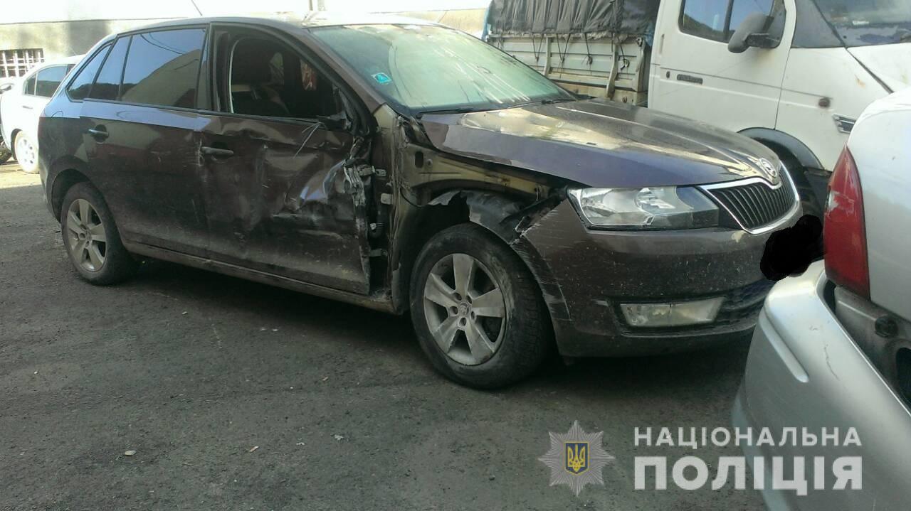 На Хустщині п'яний водій "євробляхи" врізався в паркан приватного будинку й утік