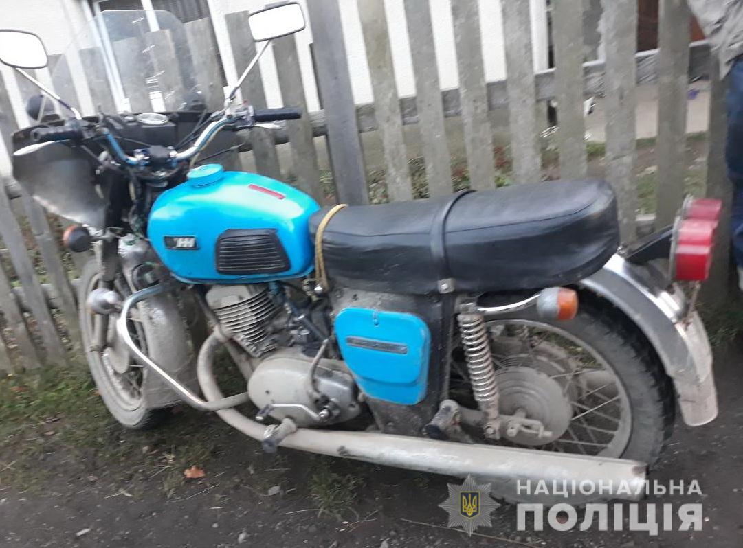 На Хустщині, впавши з мотоцикла, травмувася п'яний мешканець Золотарева (ФОТО)