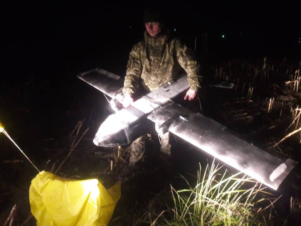 На Ужгородщині контрабандисти намагалися доправити сигарети до Угорщини безпілотником (ФОТО)