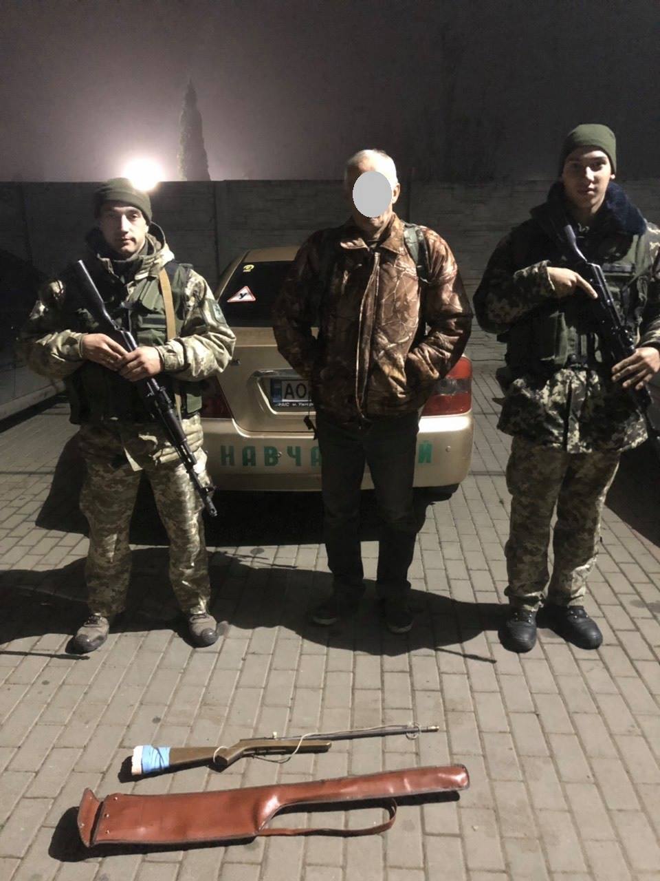 На Закарпатті затримали браконьєра, що незаконно полював у прикордонні (ФОТО)
