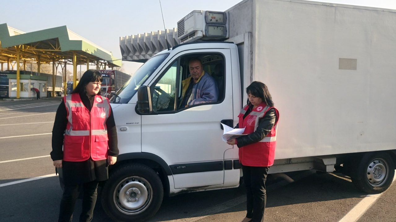 Угорщина передала Закарпаттю понад 10 тисяч доз комбінованої вакцини "Тетраксим" (ФОТО)
