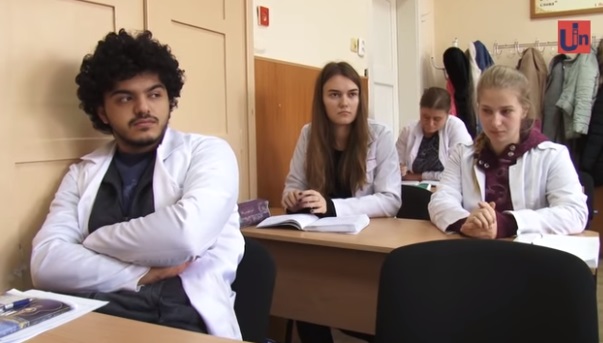 На Закарпатті – друга хвиля захворювання на кір, в УжНУ хворіють студенти-медики (ВІДЕО)