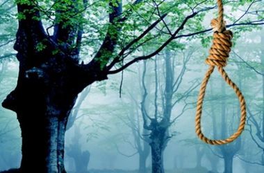 В Ужгороді 12-річний хлопчик знайшов повішеним на дереві 15-річного студента коледжу