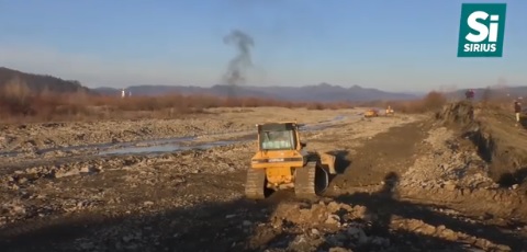 Уперше за 5 років на Закарпатті відновлюють знищені паводком дамби (ВІДЕО)