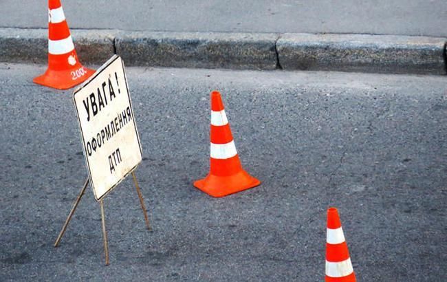 На Перечинщині буксирували "Тойоту", що з'їхала в кювет