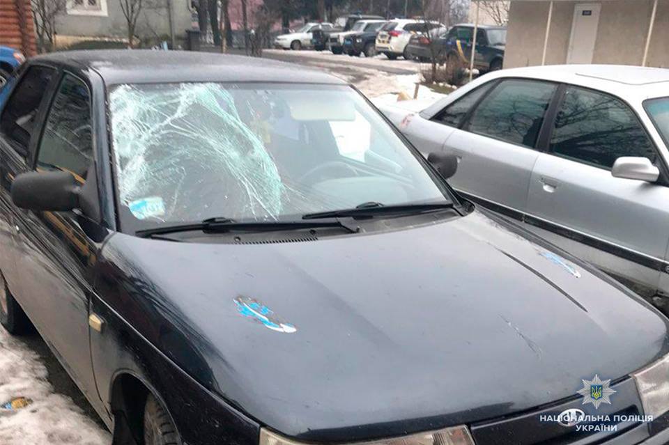 На Тячівщині жінка-водій смертельно травмувала людину та втекла з місця ДТП (ФОТО)