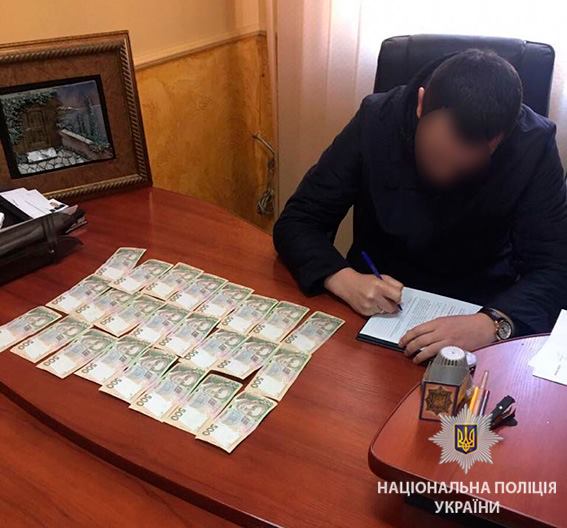 На Закарпатті родичі підозрюваного у груповому розбої намагалися за 12 тис грн "домовитися" про його звільнення (ФОТО)
