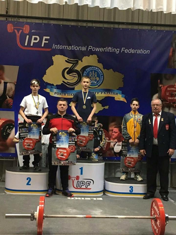 Юнак із Мукачева став чемпіоном України з пауерліфтингу серед учнів ДЮСШ (ФОТО)