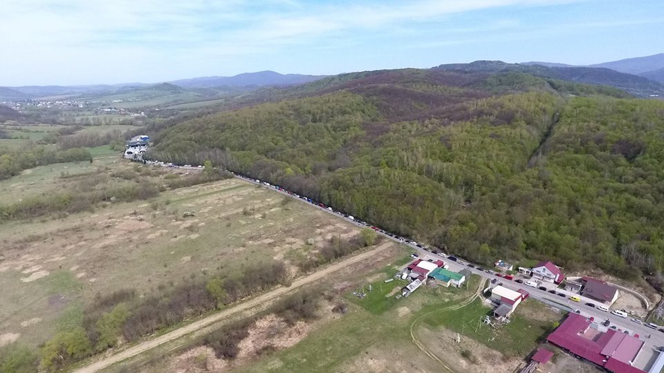 У пункті пропуску "Малий Березний" в напрямку Словаччини - теж велика черга авто  (ФОТО, ВІДЕО)