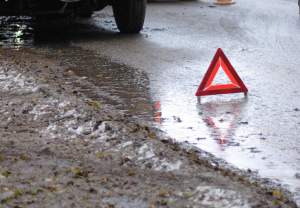 Водій "чеської" Volvo з'їхав у річку на Рахівщині, зі значними травмами шпиталізовано пасажирку