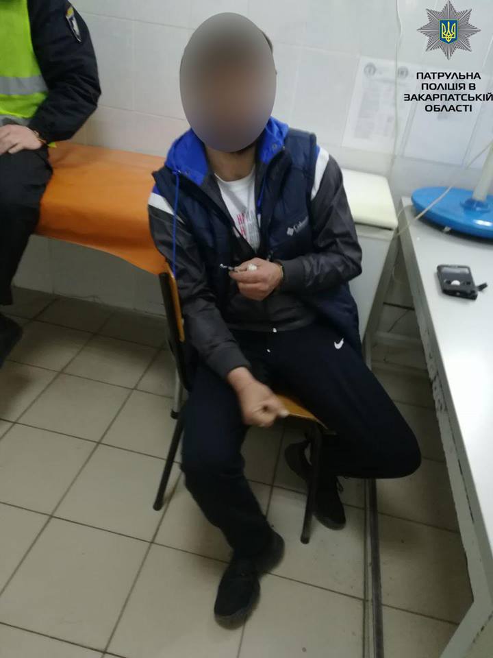 В Ужгороді вночі затримали іноземця з канабісом і пістолетом (ФОТО)