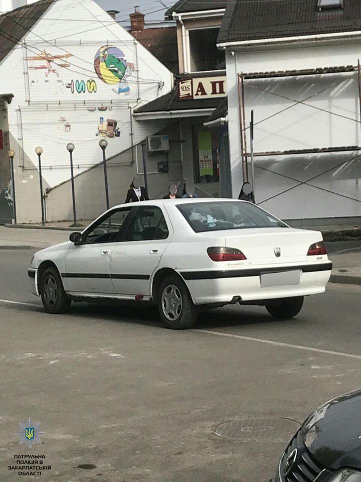 В Ужгороді розшукали водія Peugeot, котрий збив велосипедистку та втік (ФОТО) 