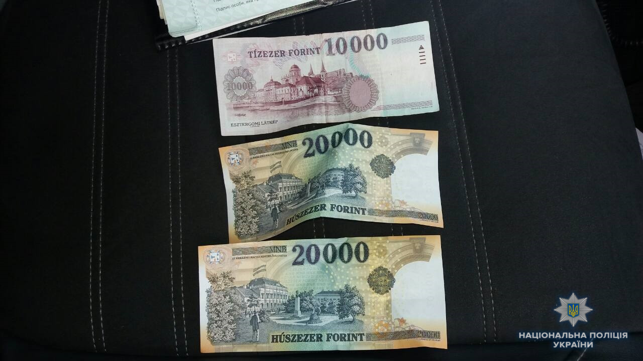 У Берегові поліцейський не віддав права за 50 тисяч форинтів хабара (ФОТО)