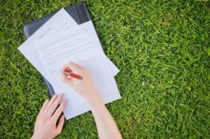 На Іршавщині із фермерського господарства намагаються стягнути заборгованість за землю і розірвати оренду