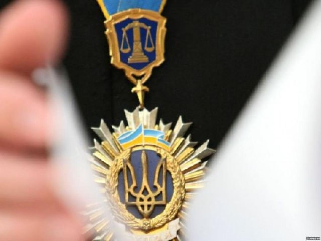 Від ВРП вимагають покарати суддю, котрий змінив запобіжний захід підозрюваному в убивстві в Нижній Апші