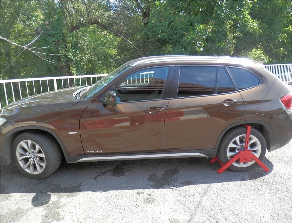Викрадений у Німеччині BMW затримали на кордоні на Закарпатті (ФОТО)