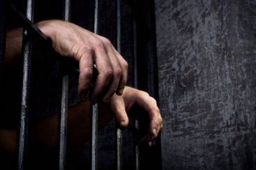 Суд постановив і надалі тримати під вартою В. Копчу, звинуваченого в убивстві вчителя у Великому Березному