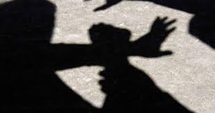 В Ужгороді затримали двох грабіжників, що напали на містянина, побили його та відібрали наплічник (ФОТО)