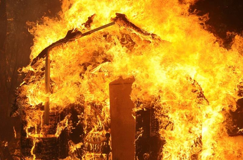 На Тячівщині, у Воловці та Перечині горіли будинки, а на Рахівщині – надвірна споруда з сіном