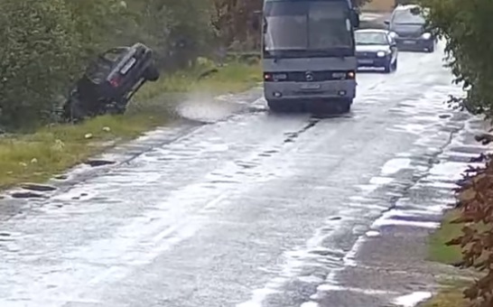 У Вилоку на Виноградівщині авто вилетіло у кювет (ВІДЕО)