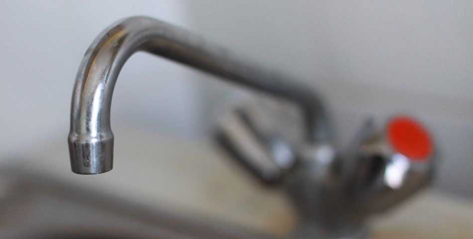 Через поломку насосу на водозаборі на Свалявщині кілька багатоповерхівок залишилися без водопостачання