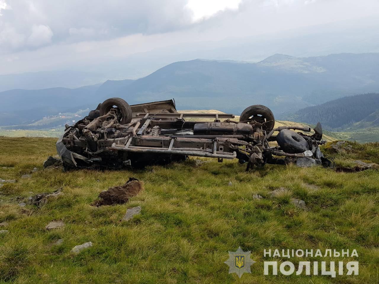 За фактом загибелі двох киян в джипі в горах на Рахівщині розпочато кримінальне провадження (ФОТО)