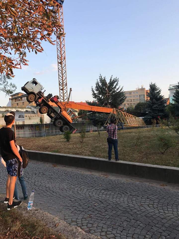 Підстав для проведення перевірки на місці падіння крану на будівництві в Ужгороді немає – управління Держпраці