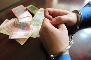 На Тернопільщині викрили 14-річну закарпатку, котра на "зебрі" обікрала двох жінок на 12 тис грн