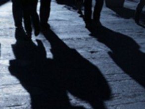 На Закарпатті розшукали подружжя, що відібрало вночі у мешканки Воловця гроші, телефон і кросівки