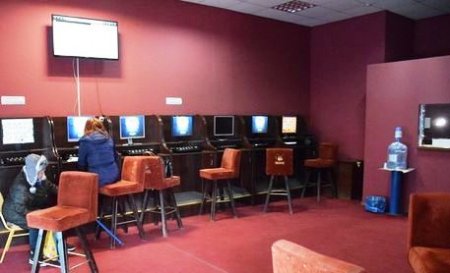 У Богдані на Рахівщині невідомі пограбували гральний заклад