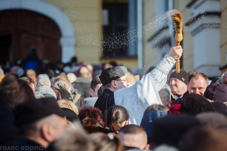 В Ужороді освячували воду (ФОТО)