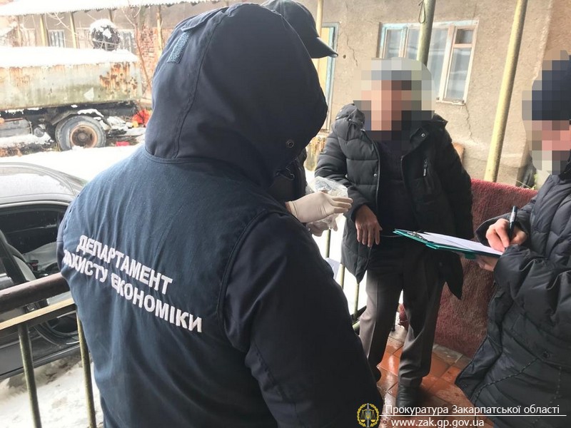 У Тячеві при отриманні 8 тис дол хабара затримали начальника районного ВУЖКГ (ФОТО)
