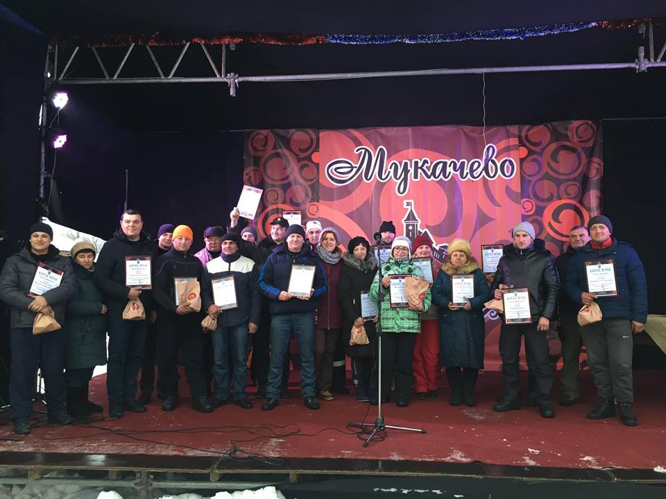 У Мукачеві нагородили "народного" переможця фесту "Червене вино" (ФОТО, ВІДЕО)