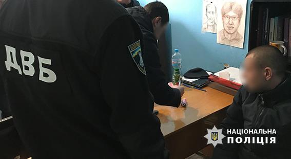 Мешканець Ужгорода намагався "домовитися" за 1 тисячу доларів про уникнення відповідальності за крадіжки (ФОТО)