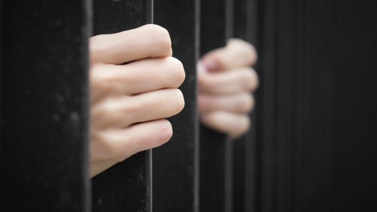 На Закарпатті скерували до суду справу виноградівця, що убив брата та втік під час конвоювання